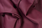 Piel color vino texturizado grabado