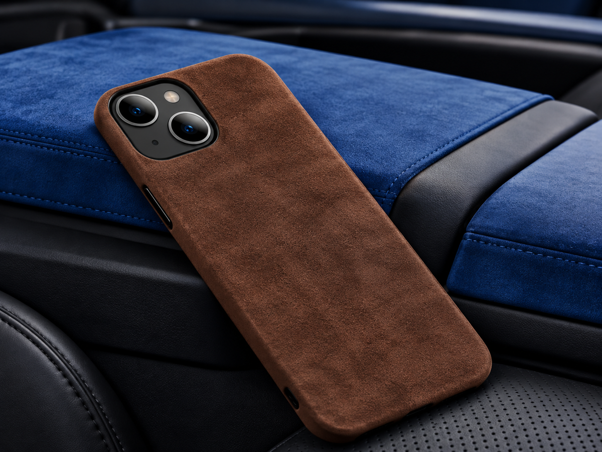 Alcántara sintética café: funda de celular de alcántara sintética