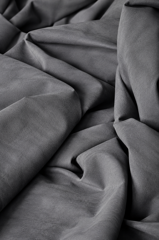 Alcántara sintética gris: textura de la tela