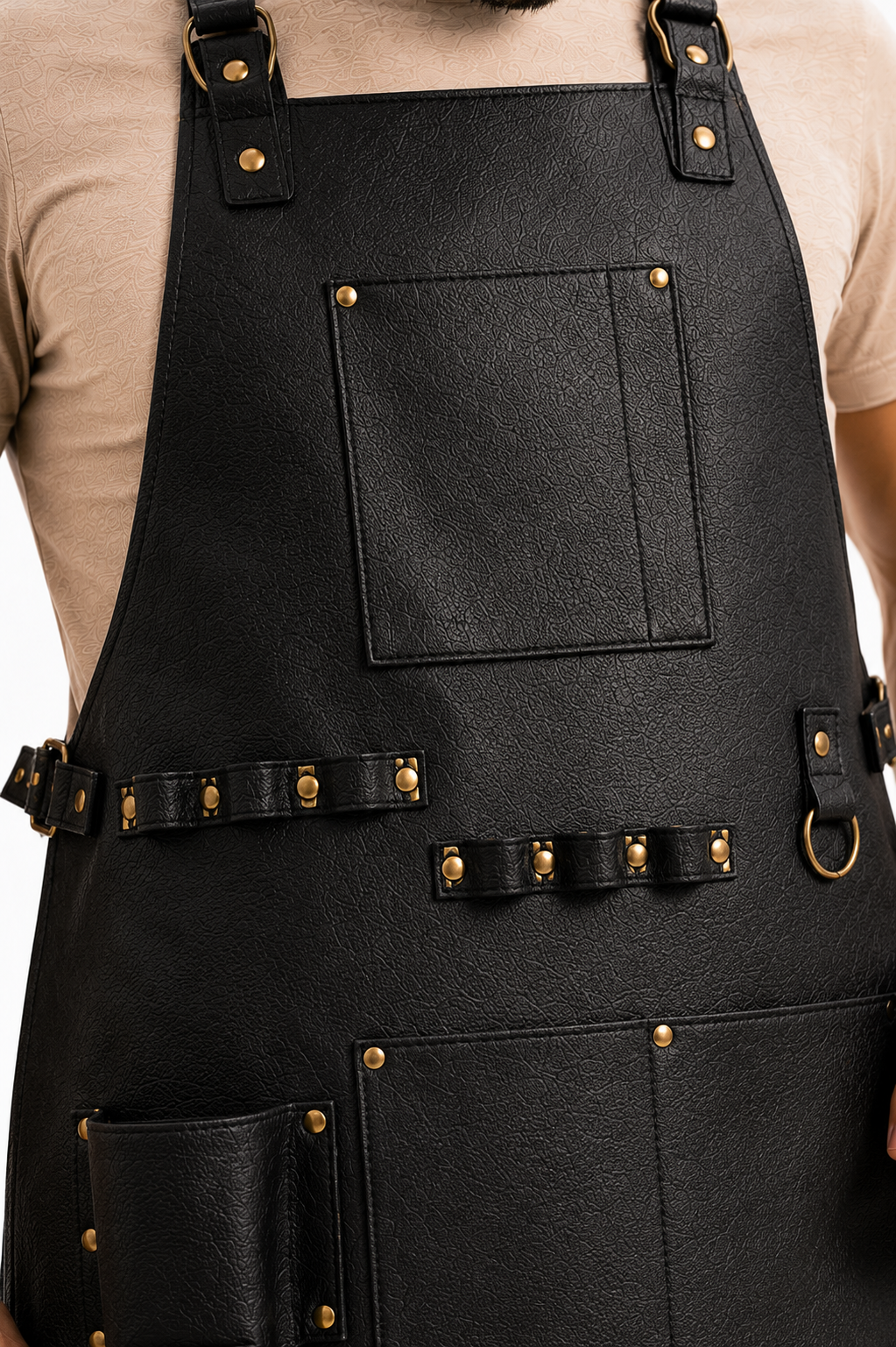 Mandil Negro Total con Herrajes en Oro — Elegante